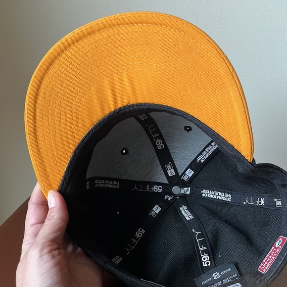 Iowa Hawkeyes cap - Picture 9 of 9